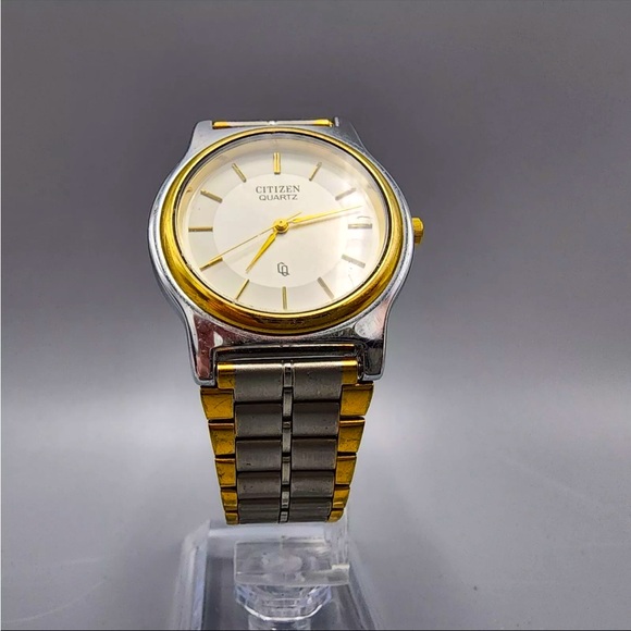 *Working* Citizen CQ Men’s Two Tone Watch - Picture 5 of 5